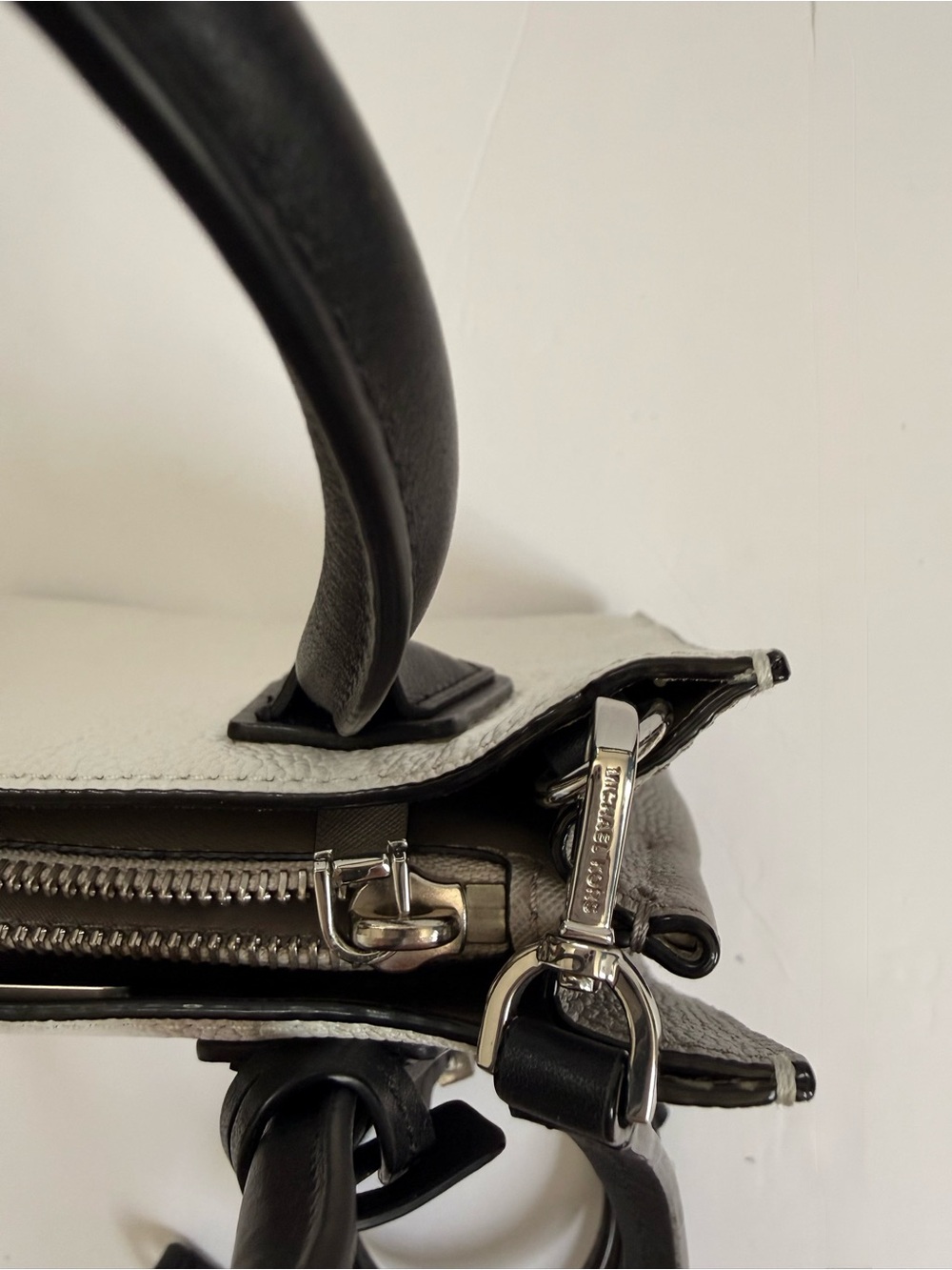 NWT Michael Kors Mercer Pebbled Leather Colorblock Satchel/Cross Body White Navy - Picture 12 of 13